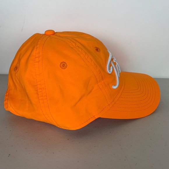 Titleist orange golf hat - Picture 3 of 8